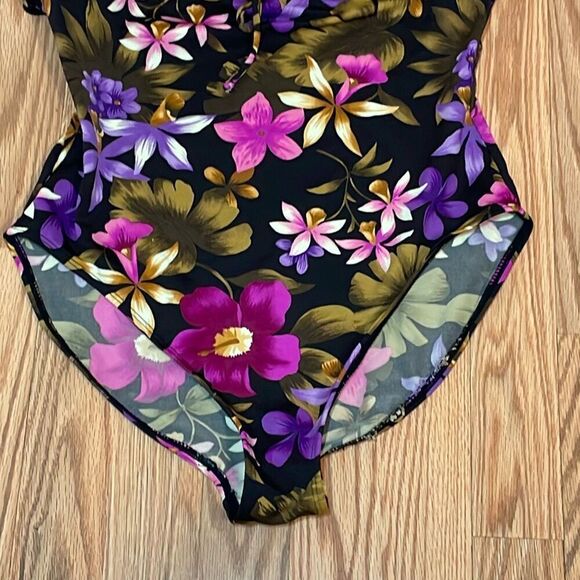 Vintage Beach Cabana Floral one piece Swimsuit, Medium Large - Picture 4 of 10